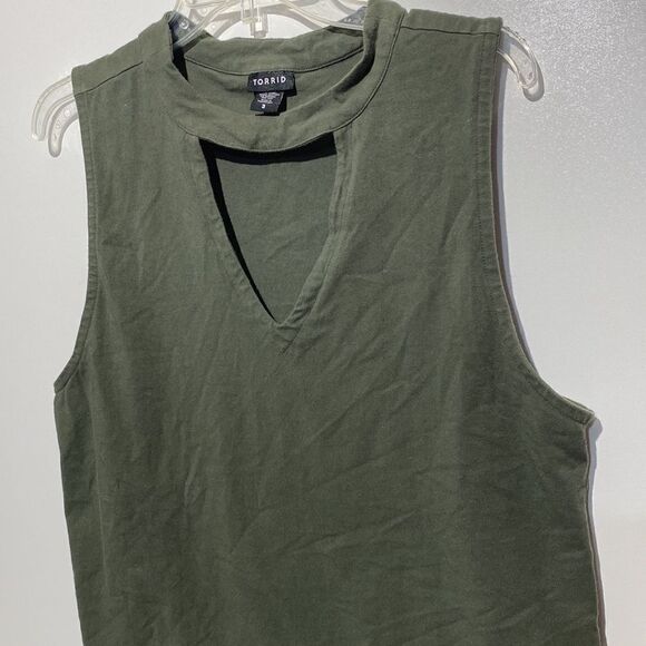 Women’s Torrid Green Sleeveless Low cut top size 3 - Picture 3 of 11